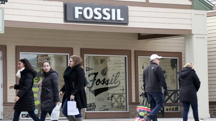 American mall retailer warns it may close up to 15 more stores this year