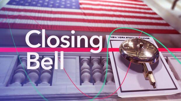 Asian Stocks Drop After Chip Selloff, Oil Gains: Markets Wrap