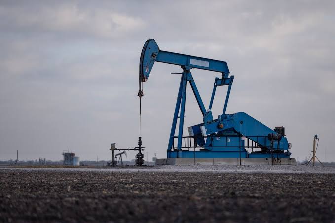 Oil Edges Up After Plunging on Optimism Over US-Iran Agreement