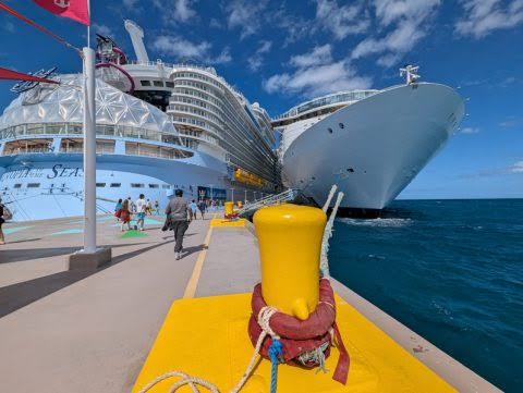 Royal Caribbean to Temporarily Stop Serving Alcoholic Beverages at CocoCay