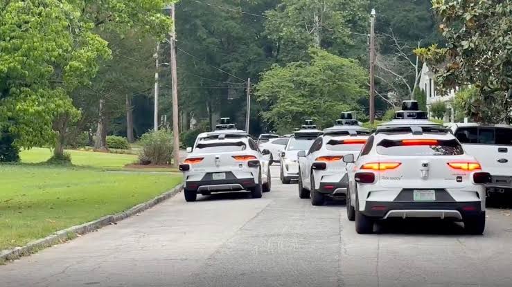 Empty Waymo vehicles swarm Atlanta cul-de-sac