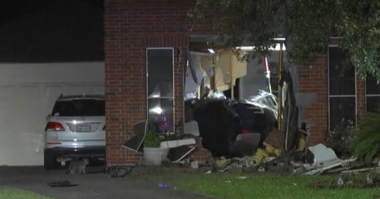 Daughter recalls finding her mom "under the rubble" after Tesla crashed into Texas home