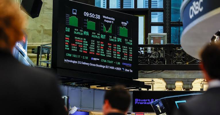 Dow closes at record on Mideast optimism; SpaceX, AMD drag Nasdaq