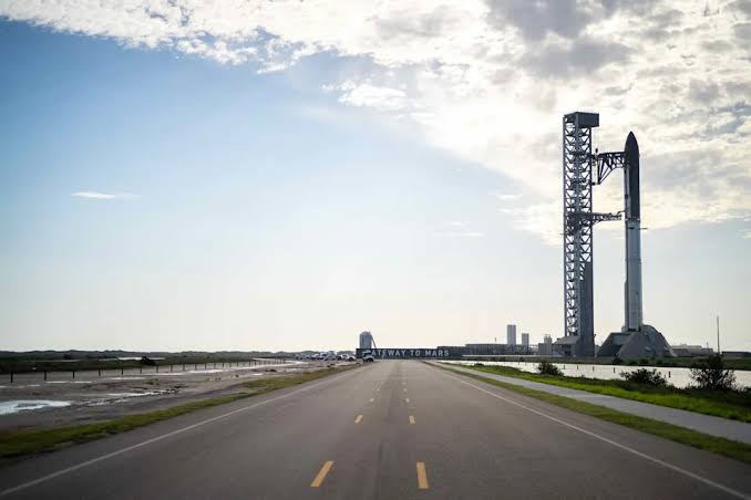 SpaceX Stock Closes At Fresh Low After Seven Straight Days Of Losses