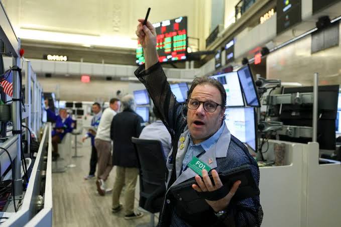 Stocks, bonds and gold all fall in market slide