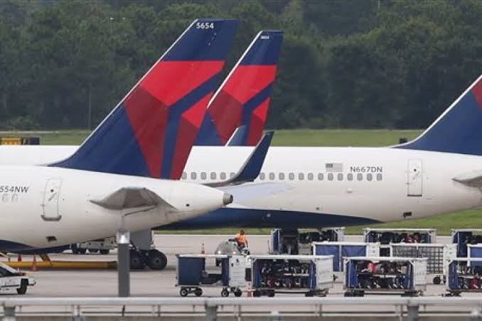 Delta flight hit by firework while landing at Midway