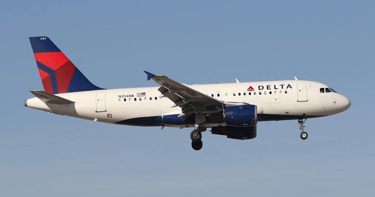 Delta passengers report hours-long delays, cancellations on Atlanta-to-Chicago flights during busy holiday weekend