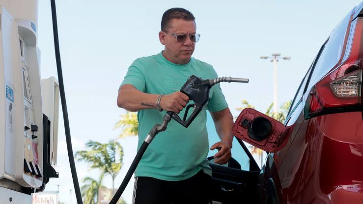 Gas prices could remain high this fall even if crude prices stabilize. Here's why