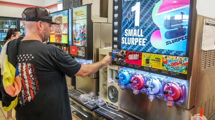 7-Eleven details plans to close 645 stores