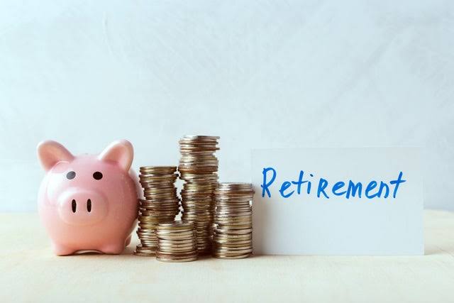 What's the required minimum distribution from a $300,000 retirement account?