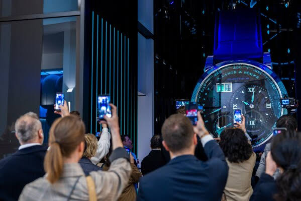 War intensifies uncertainty for makers of the ultimate in bling, luxury watches