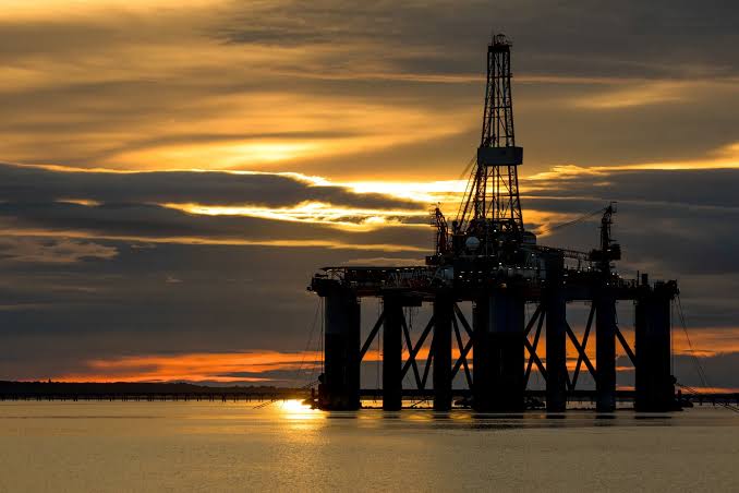 Oil Extends Gains as Trump Says Clock Is Ticking for Iran Deal