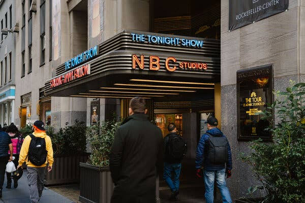 Comcast to Spin Off NBCUniversal, Ending a Long Union of Cable and Media