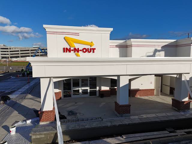 Portland metro area’s first In-N-Out set to open