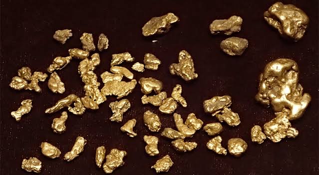 Gold Set for Third Weekly Loss as Fed Rate Outlook Supports Dollar