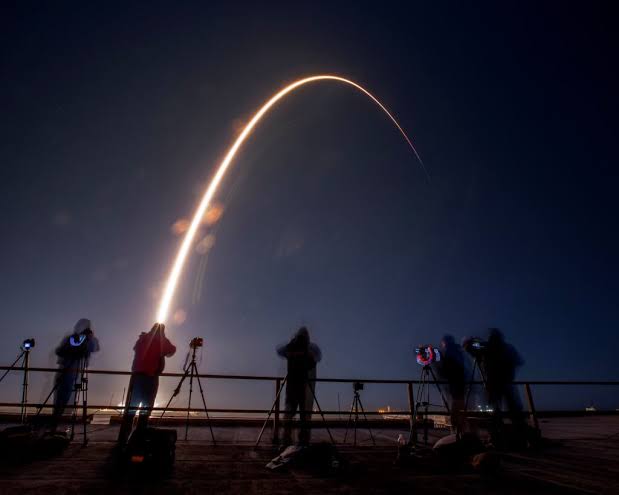 A SpaceX Rocket Is About to Punch a New Crater Into the Moon