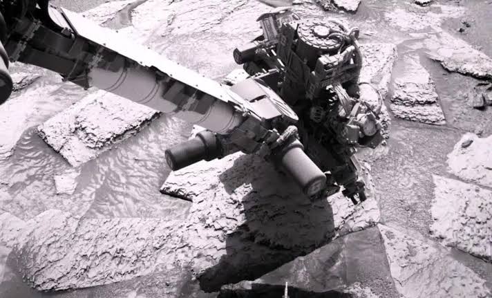 NASA’s Curiosity Rover Accidentally Pulled Up a 29-Pound Mars Rock That Held It Hostage for Nearly a Week