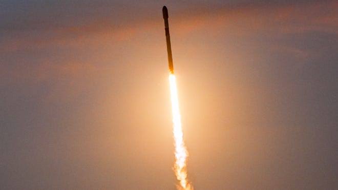 SpaceX to launch Starfall spacecraft from Florida. What time is liftoff?