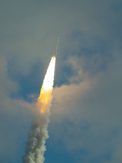 LIFT OFF! 🚀 The Ariane 6 has lifted off from Europe’s Spaceport in French Guiana carrying 36 satellites for Amazon Leo into low Earth orbit, in which the European Space Agency is saying it is "more powerful than ever before." (📸: ESA, arianspace/IG)