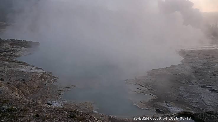 Oops, it did it again: Another small hydrothermal explosion at Biscuit Basin