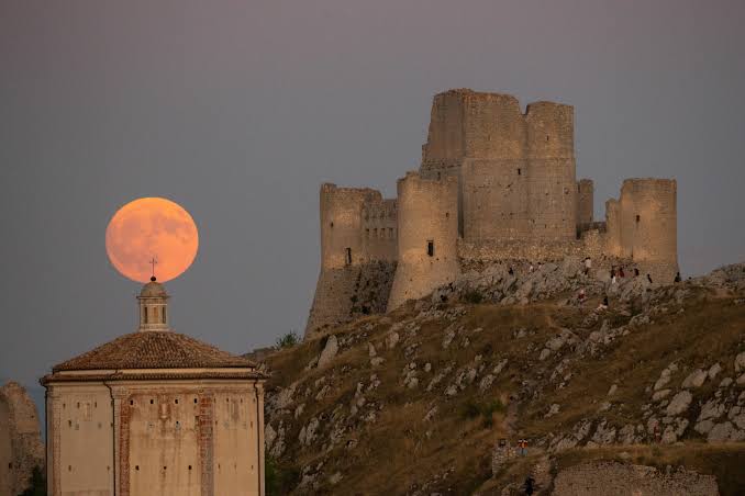 9 night sky events to see in August, from a total solar eclipse to the return of the northern lights