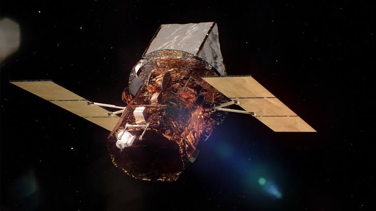 Risky mission to save NASA’s falling observatory faces issues of its own