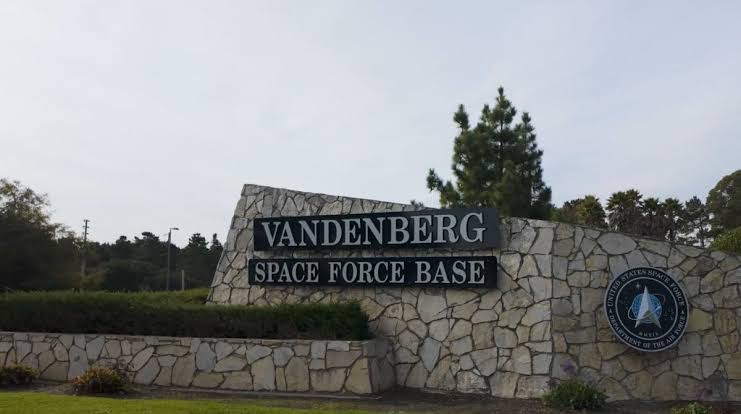Back-to-Back Launches at Vandenberg: SpaceX Starlink Mission and Minuteman III Test
