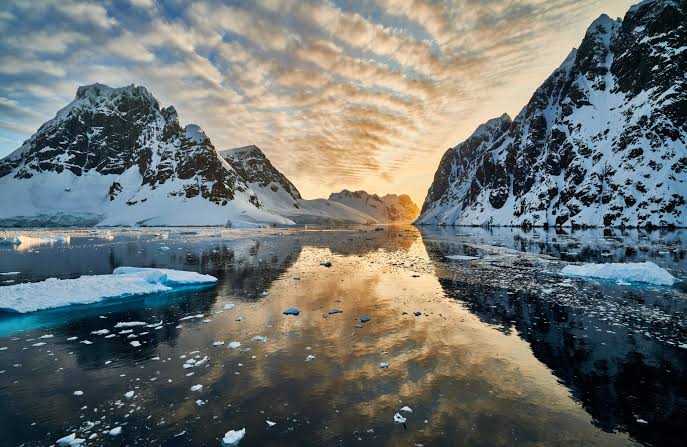 A climate-chaos triple-whammy has pushed Antarctica to the edge