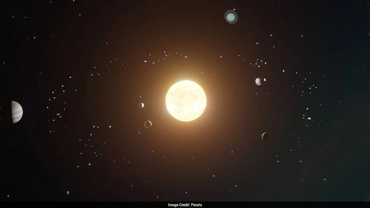 Rare Planetary Parade On July 12: Moon To Appear Alongside Mars, Saturn And Uranus