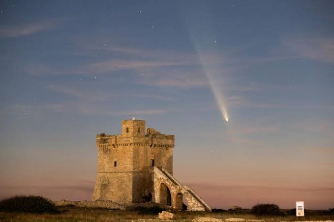 Comet Tracker: How To See Pan-STARRS Near A Crescent Moon On Monday