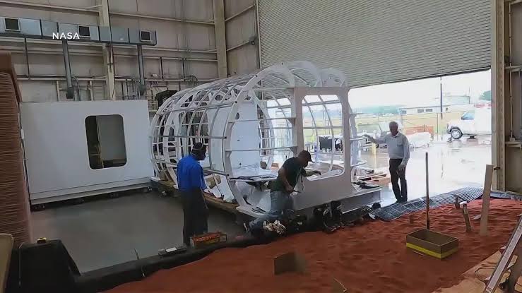 NASA looking for volunteers to live in simulated space habitat for a year