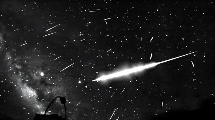 The sun is tearing an asteroid to pieces, and Earth is now flying through the fallout