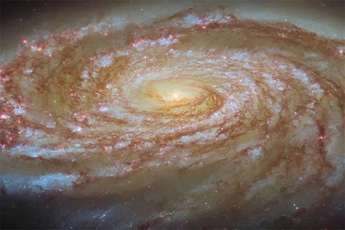 Hubble latest image shows active galaxy M88