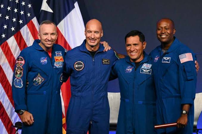 NASA names 4 astronauts on the 'highly complex' Artemis III lunar training mission