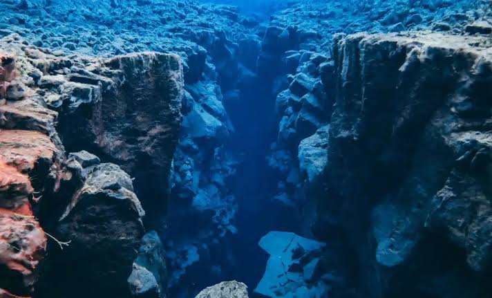 Scientists Just Discovered Hidden “Brakes” Beneath the Pacific That Stop Massive Earthquakes