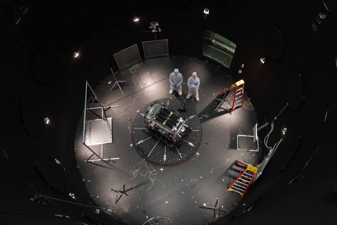 Private mission to rescue NASA’s aging telescope runs into its own trouble