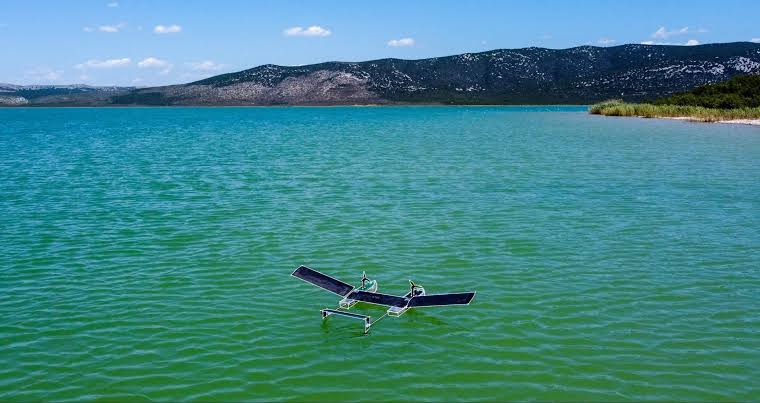 This MIT robot flies through the air then dives underwater using the same wings