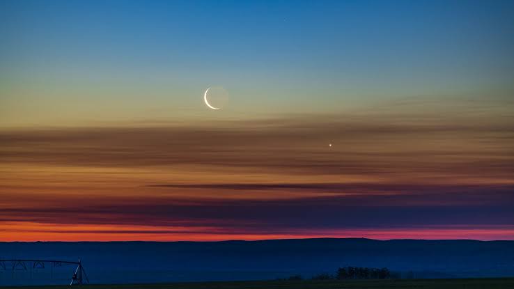 Venus and a razor-thin moon steal the show after sunset tonight
