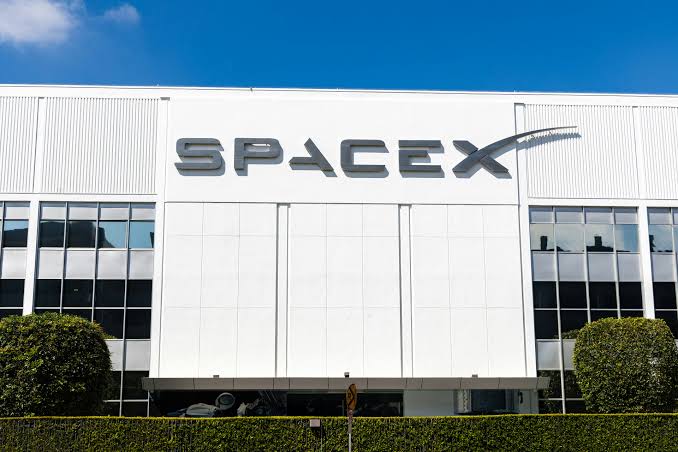Starlink 17-40 Adds 24 Sats from Vandenberg