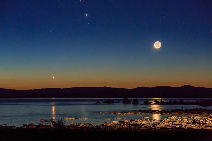 Sky Show: Watch the Moon Dance With the Planets at Dusk Next Week