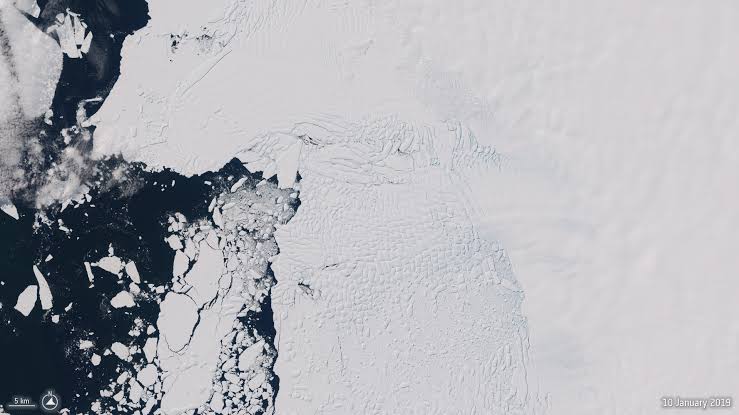 The 'Doomsday Glacier' is poised to lose its ice shelf this year. An Antarctic researcher explains what that means for global sea levels