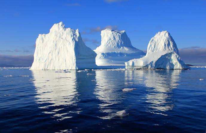 Greenland meltwater adds to AMOC weakening, but updated model finds no tipping point in sight