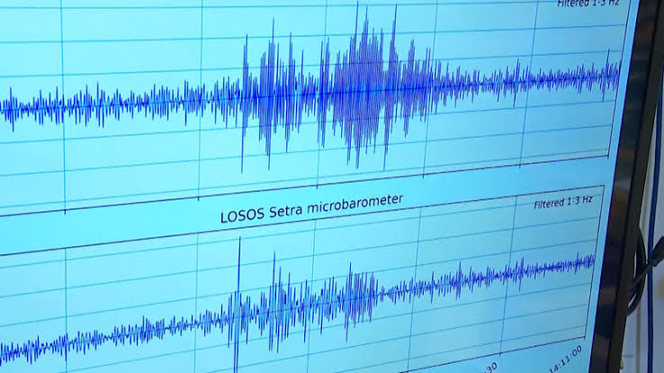 Meteor over Cape Cod Bay shakes seismometers at Woods Hole