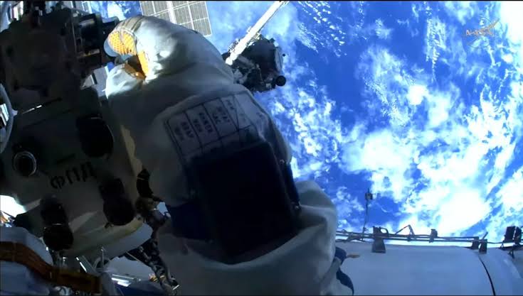 Russian Cosmonauts Just Livestreamed an Entire 5-hour Spacewalk