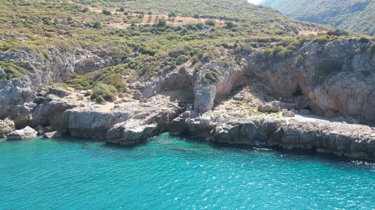 Prehistoric cave discoveries hint at shared culture between Neanderthals and humans