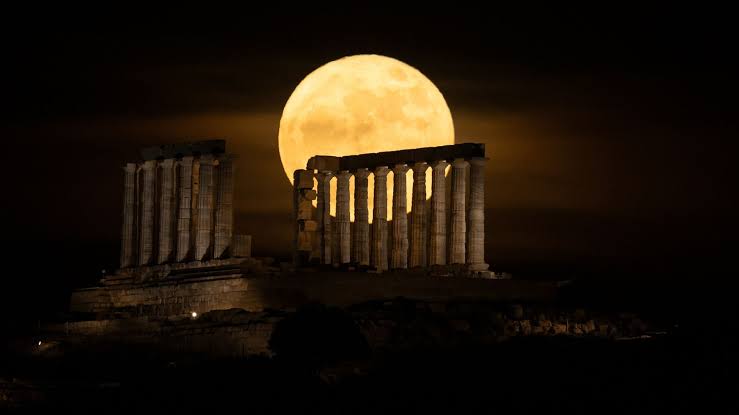 May's Blue Moon wows stargazers worldwide — see these stunning photos of the smallest full moon of 2026