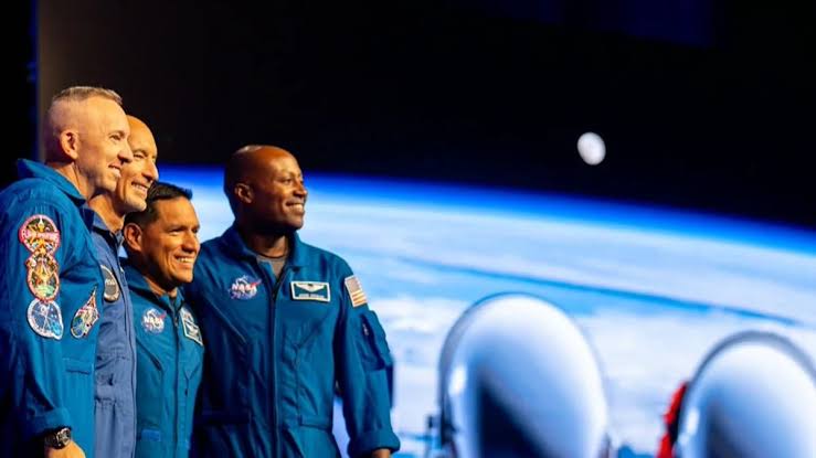 NASA names astronauts for Artemis III mission