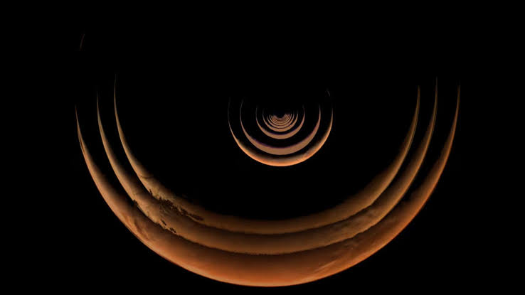 NASA Spacecraft Snaps Stunning Mars Views During Flyby