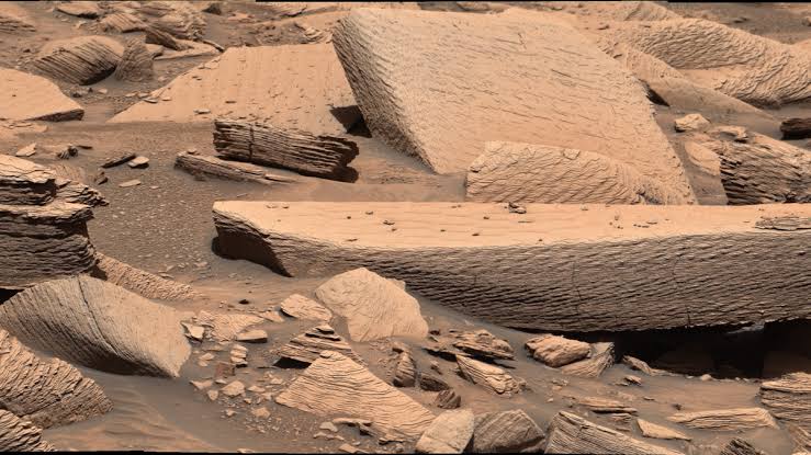 Ancient sandstorm leaves behind wreckage on Mars photo of the day for July 20, 2026