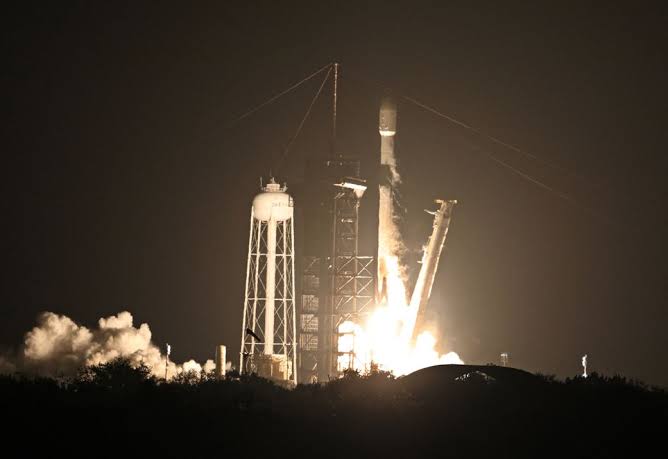 New crater likely to form after SpaceX rocket slams into the moon